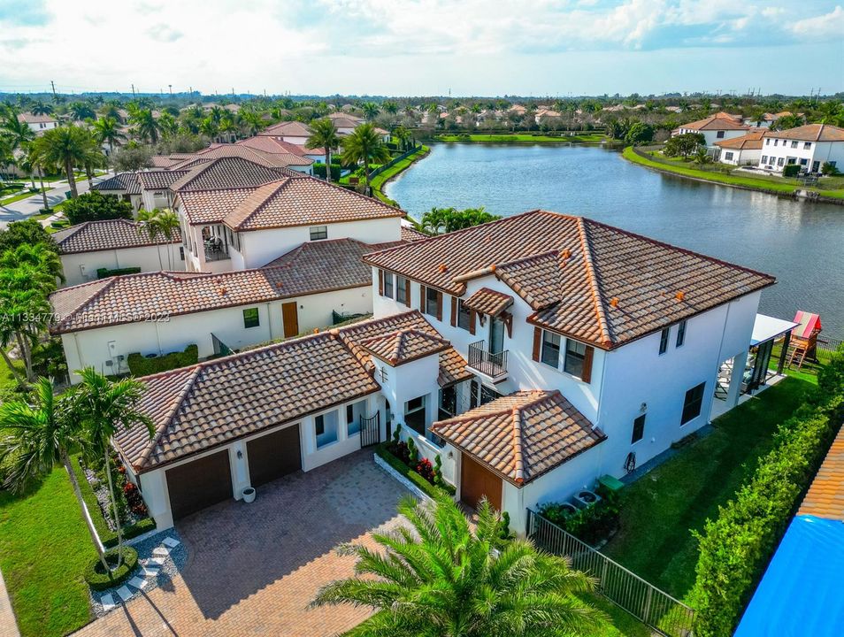 Recently Sold: $1,697,500 (5 beds, 5 baths, 4110 Square Feet)