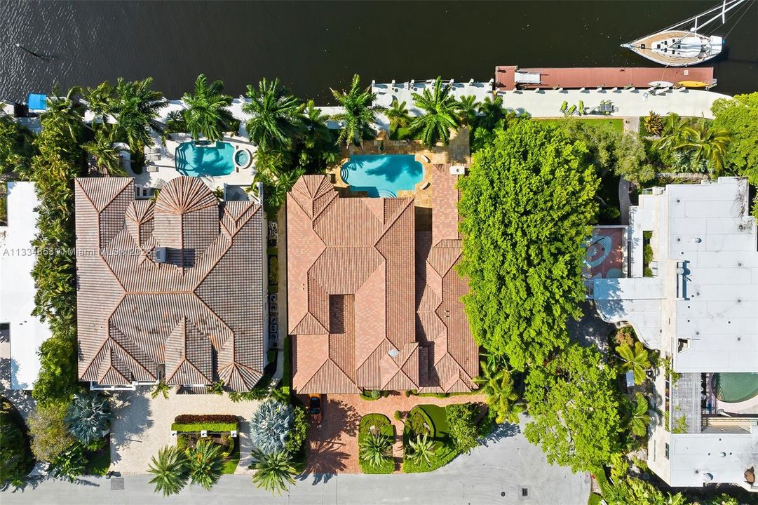 Недавно арендовано: $49,000 (6 спален, 6 ванн, 5599 Квадратных фут)