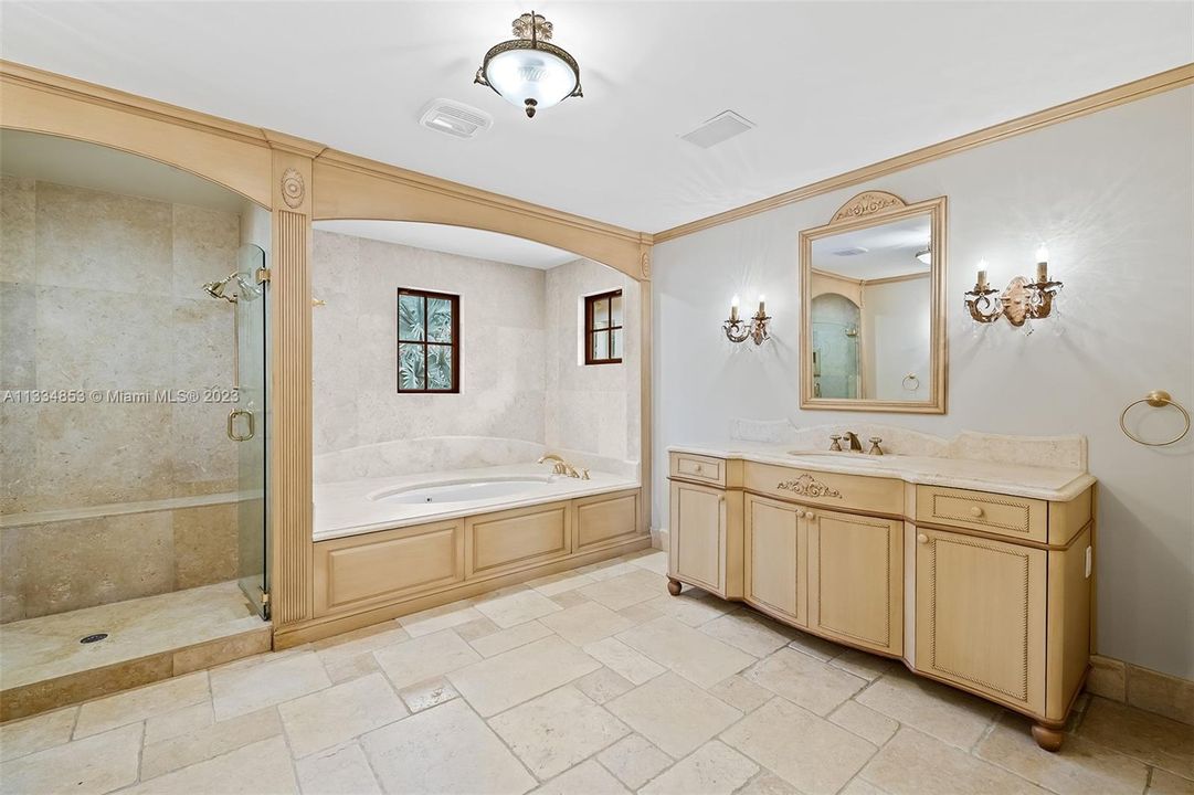 Недавно арендовано: $49,000 (6 спален, 6 ванн, 5599 Квадратных фут)