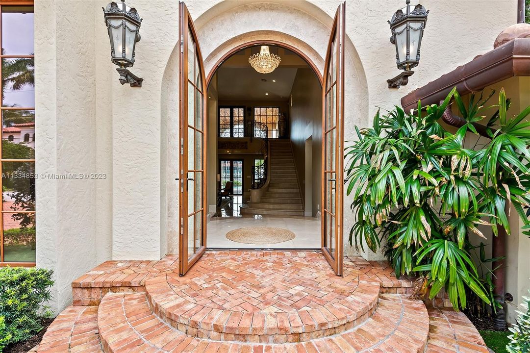 Недавно арендовано: $49,000 (6 спален, 6 ванн, 5599 Квадратных фут)