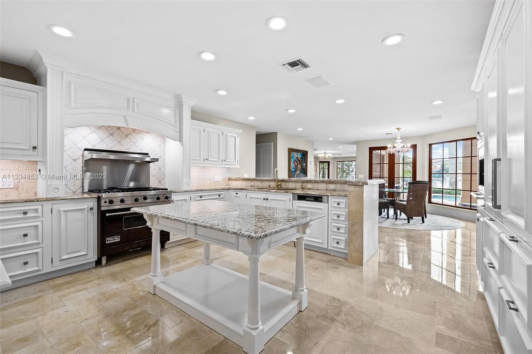 Недавно арендовано: $49,000 (6 спален, 6 ванн, 5599 Квадратных фут)