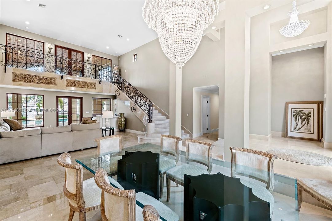 Недавно арендовано: $49,000 (6 спален, 6 ванн, 5599 Квадратных фут)