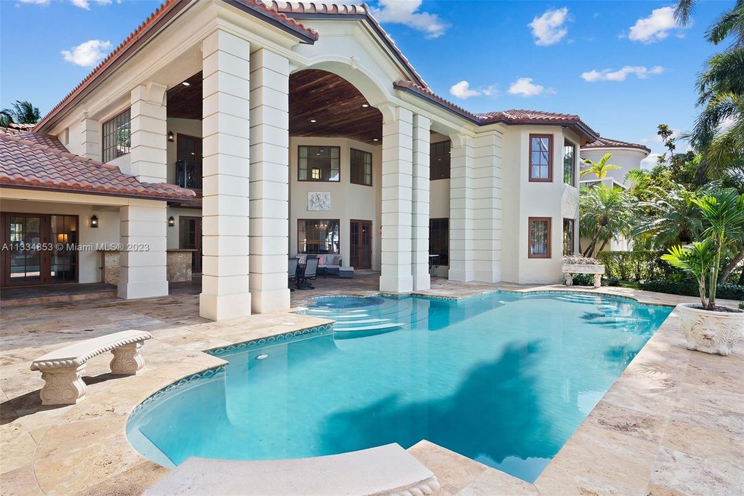 Недавно арендовано: $49,000 (6 спален, 6 ванн, 5599 Квадратных фут)