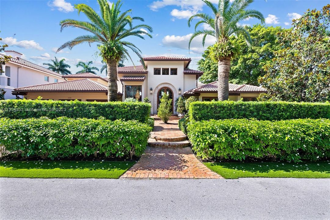 Недавно арендовано: $49,000 (6 спален, 6 ванн, 5599 Квадратных фут)