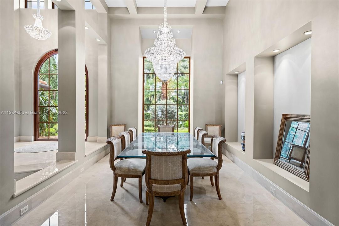 Недавно арендовано: $49,000 (6 спален, 6 ванн, 5599 Квадратных фут)