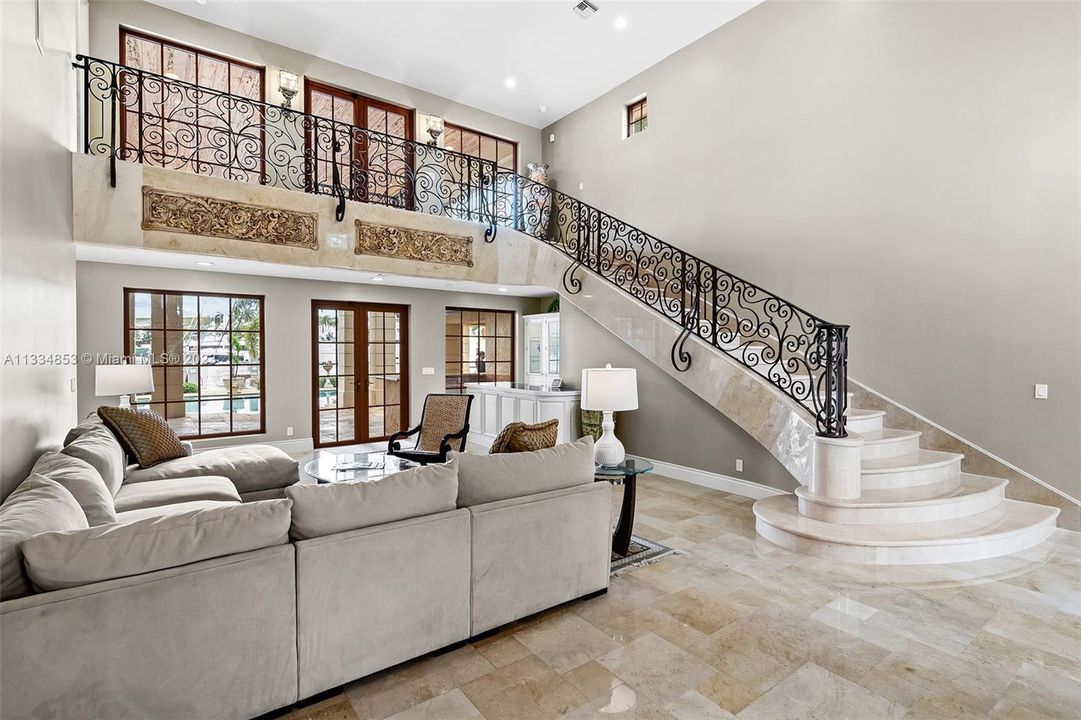 Недавно арендовано: $49,000 (6 спален, 6 ванн, 5599 Квадратных фут)