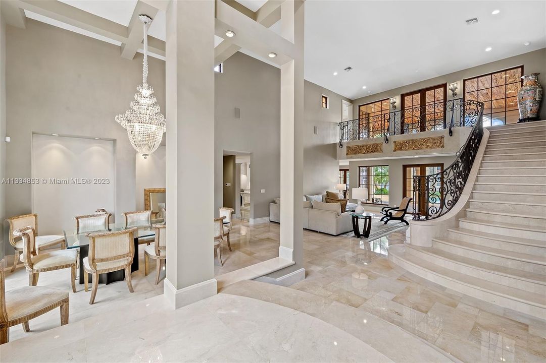 Недавно арендовано: $49,000 (6 спален, 6 ванн, 5599 Квадратных фут)