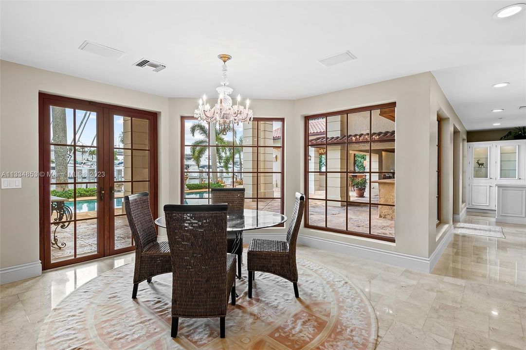 Недавно арендовано: $49,000 (6 спален, 6 ванн, 5599 Квадратных фут)