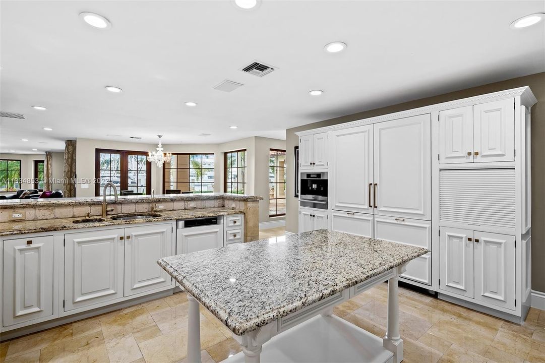 Недавно арендовано: $49,000 (6 спален, 6 ванн, 5599 Квадратных фут)