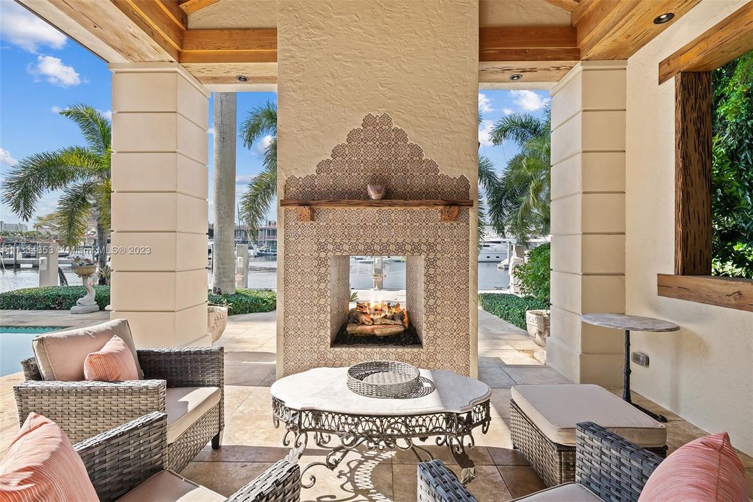 Недавно арендовано: $49,000 (6 спален, 6 ванн, 5599 Квадратных фут)