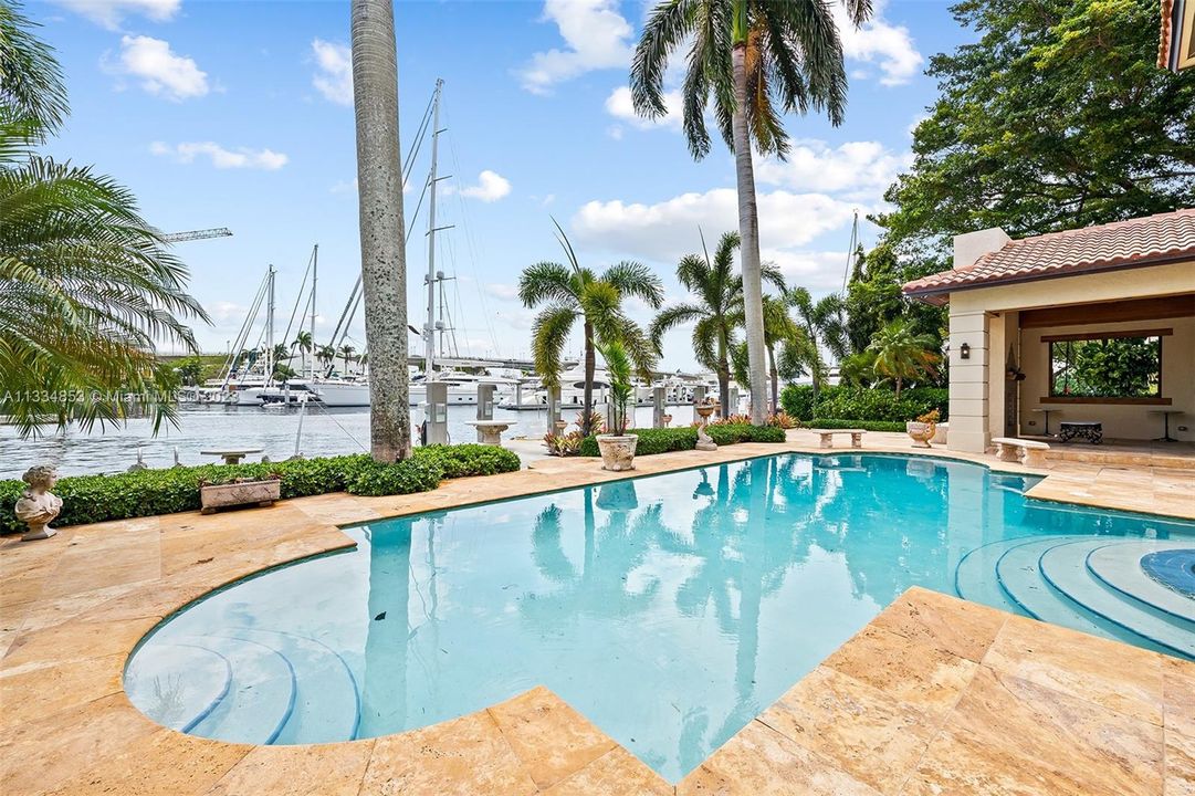 Недавно арендовано: $49,000 (6 спален, 6 ванн, 5599 Квадратных фут)