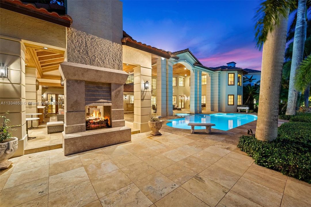 Недавно арендовано: $49,000 (6 спален, 6 ванн, 5599 Квадратных фут)