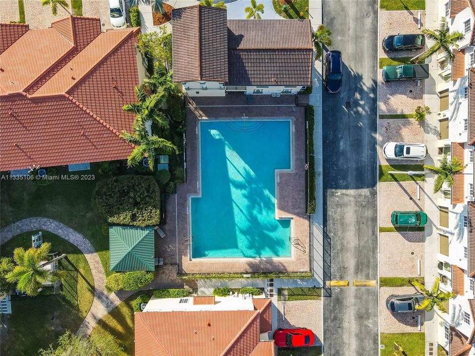 Vendido Recientemente: $420,000 (4 camas, 3 baños, 1689 Pies cuadrados)