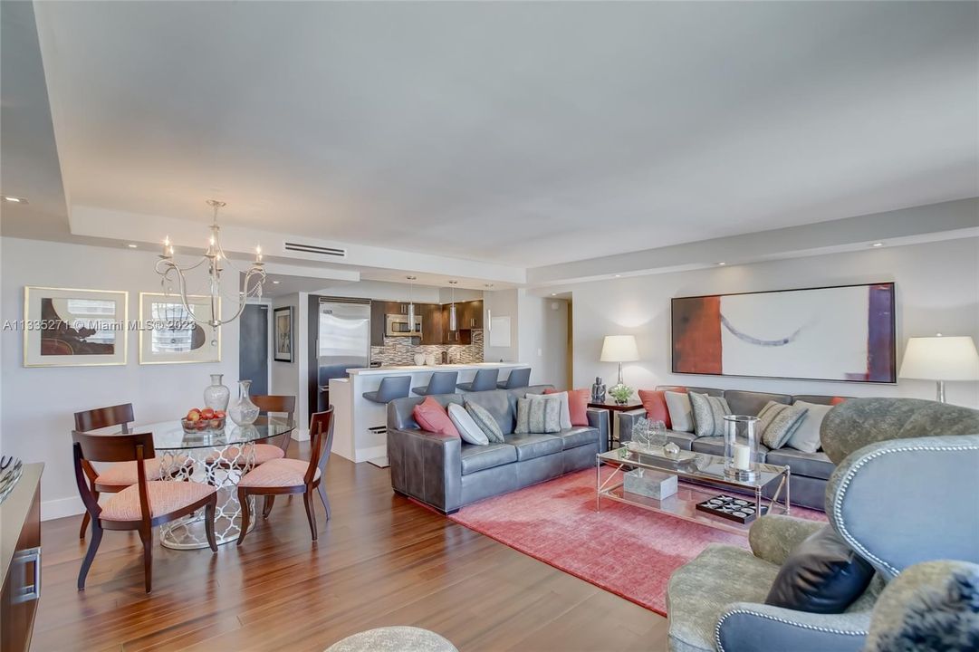 Recently Sold: $500,000 (2 beds, 2 baths, 1466 Square Feet)