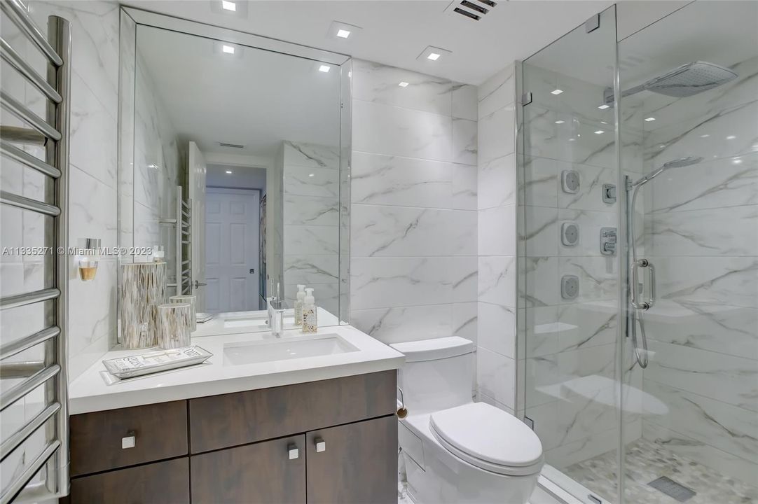 最近售出: $500,000 (2 贝兹, 2 浴室, 1466 平方英尺)