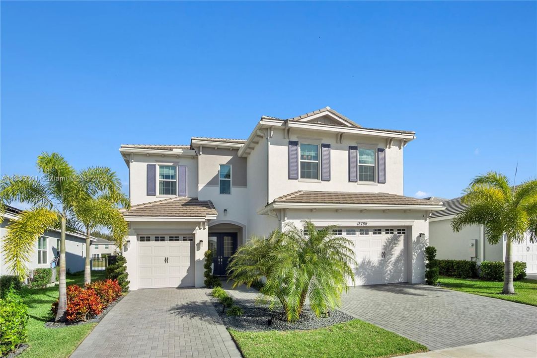 Recently Sold: $808,000 (4 beds, 3 baths, 2982 Square Feet)