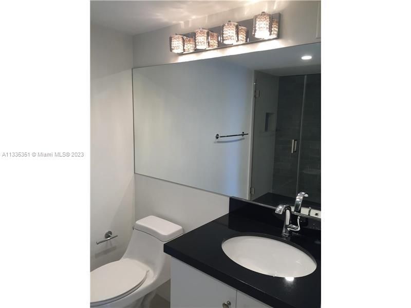 Recently Sold: $435,000 (1 beds, 2 baths, 757 Square Feet)