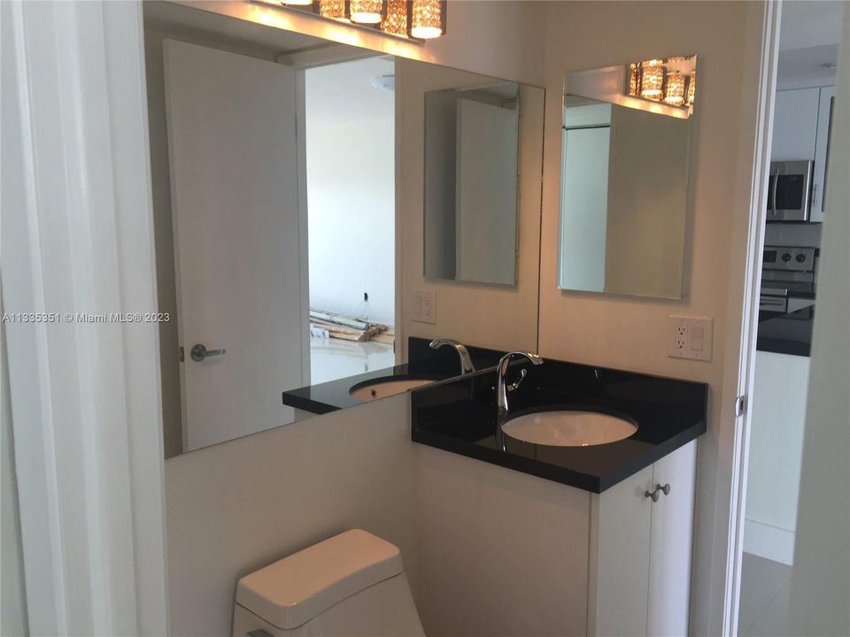 Recently Sold: $435,000 (1 beds, 2 baths, 757 Square Feet)