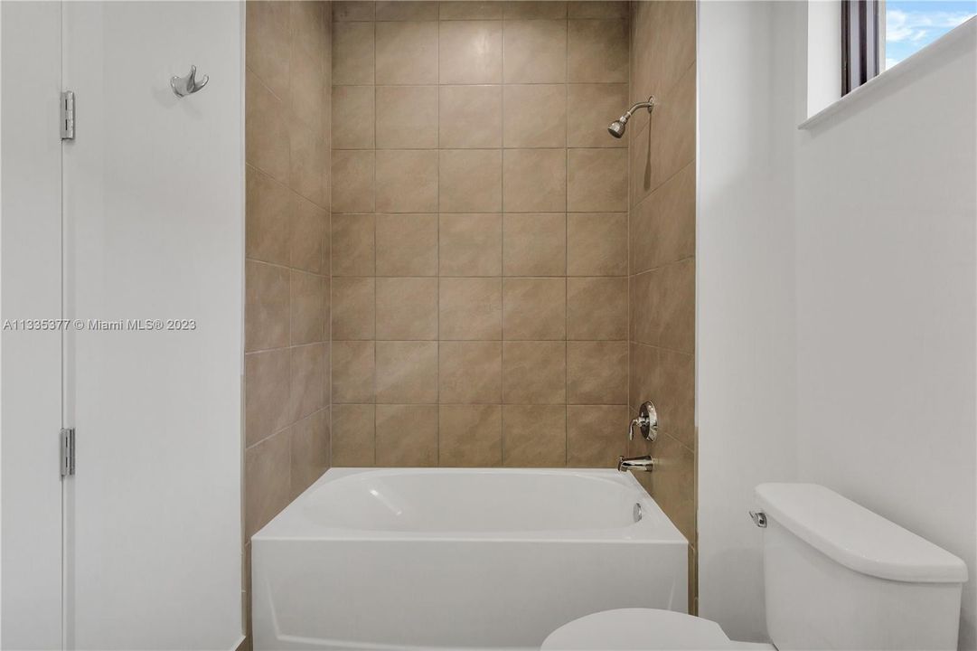 Недавно арендовано: $4,950 (3 спален, 2 ванн, 2124 Квадратных фут)