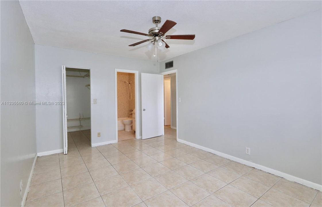 Recently Sold: $144,900 (2 beds, 2 baths, 968 Square Feet)