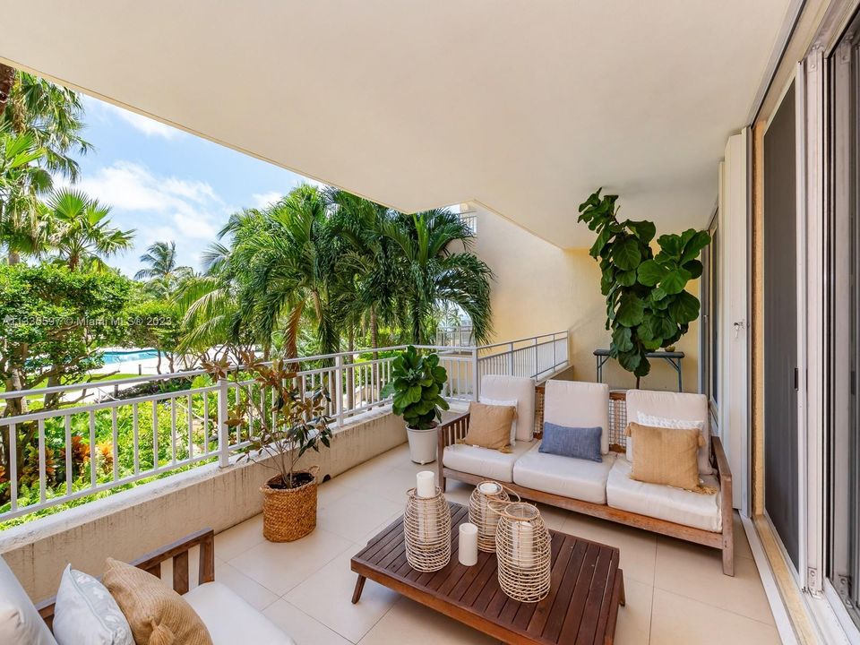 Recently Sold: $3,800,000 (3 beds, 4 baths, 3084 Square Feet)