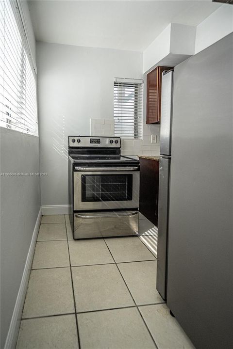 Recently Rented: $1,950 (1 beds, 1 baths, 675 Square Feet)