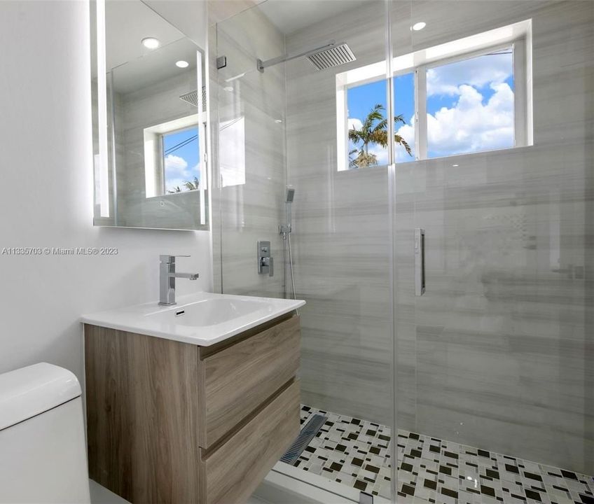 Недавно арендовано: $5,500 (4 спален, 2 ванн, 1860 Квадратных фут)