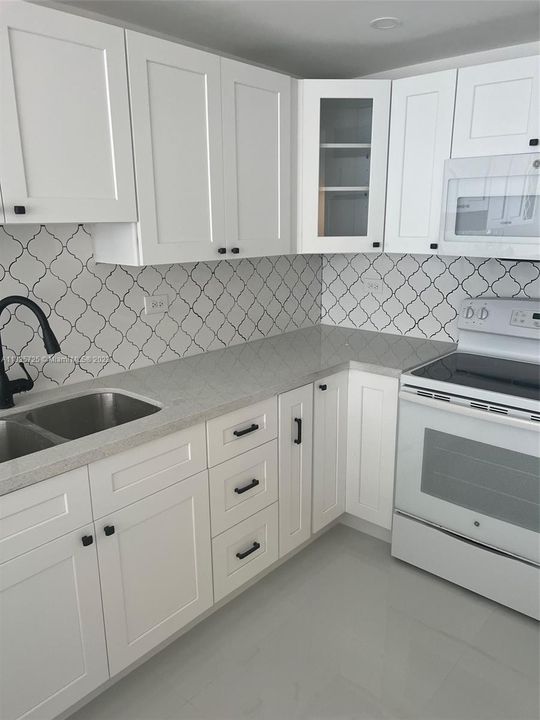 Recently Rented: $3,200 (2 beds, 2 baths, 1063 Square Feet)