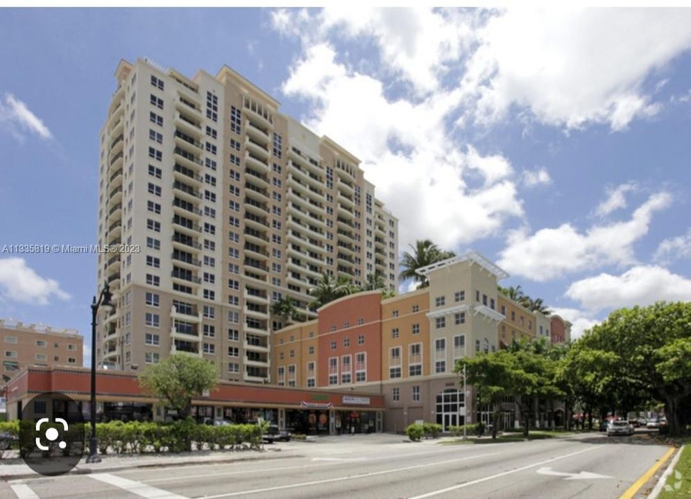 Recently Rented: $3,200 (2 beds, 2 baths, 1180 Square Feet)