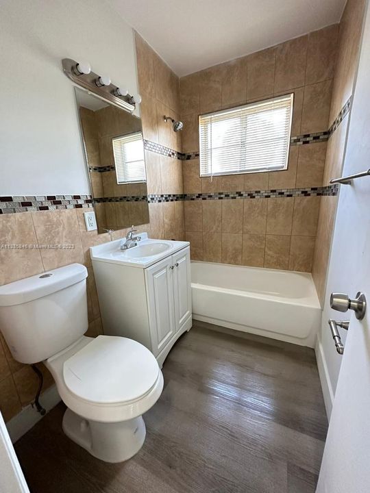 最近租的: $2,499 (3 贝兹, 1 浴室, 1119 平方英尺)