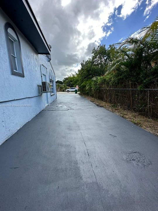 最近租的: $2,499 (3 贝兹, 1 浴室, 1119 平方英尺)