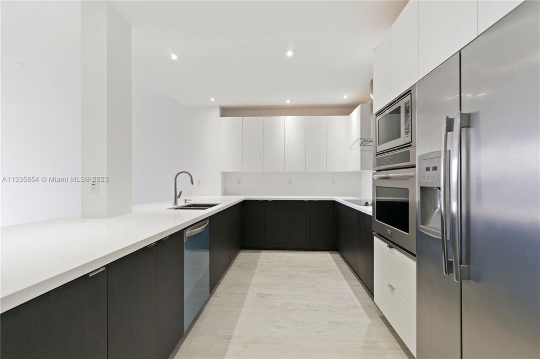 Recently Sold: $1,299,000 (2 beds, 2 baths, 1464 Square Feet)