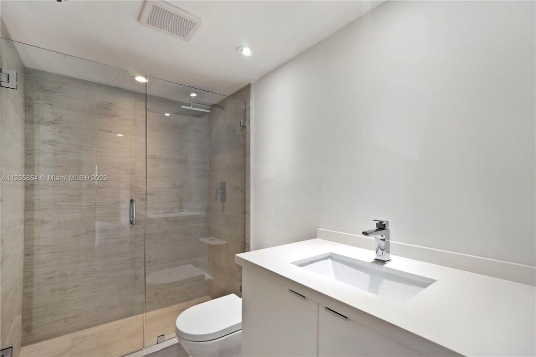 Recently Sold: $1,299,000 (2 beds, 2 baths, 1464 Square Feet)