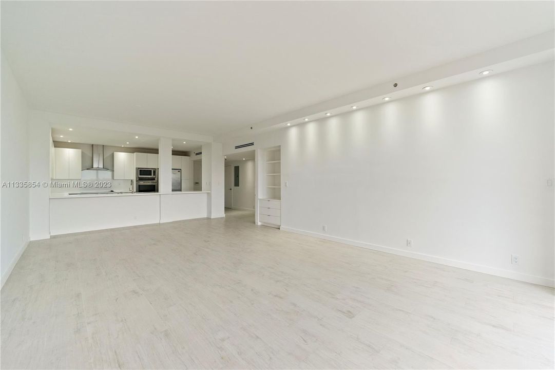 Recently Sold: $1,299,000 (2 beds, 2 baths, 1464 Square Feet)
