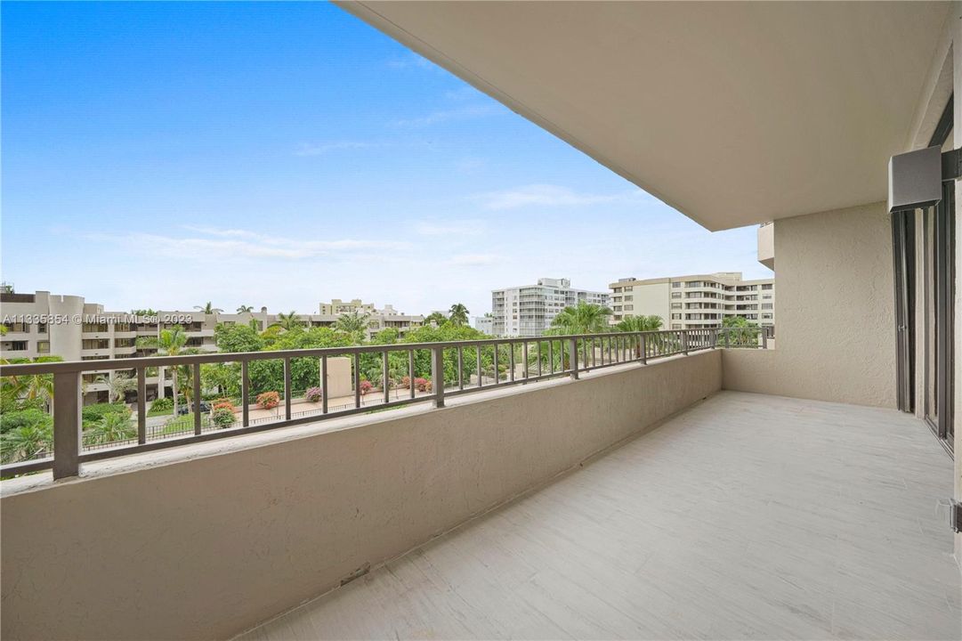 Recently Sold: $1,299,000 (2 beds, 2 baths, 1464 Square Feet)