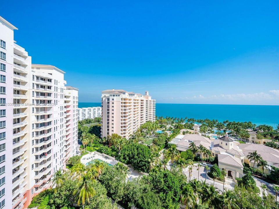 Recently Sold: $3,500,000 (3 beds, 3 baths, 2500 Square Feet)