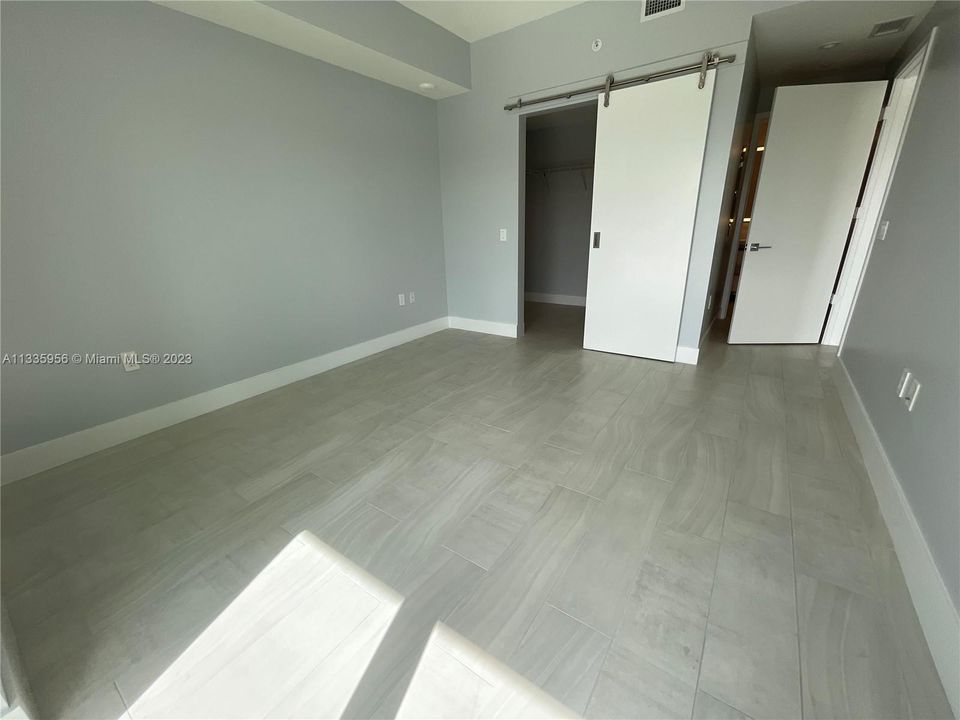 Recently Rented: $3,200 (2 beds, 2 baths, 1033 Square Feet)