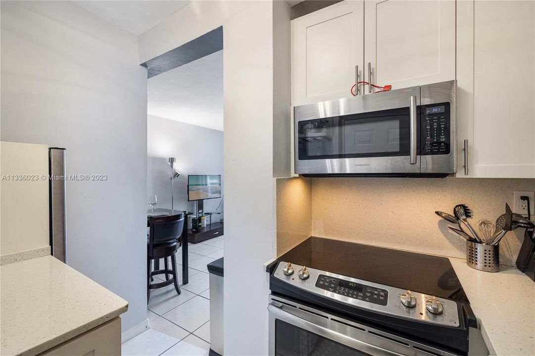 Recently Sold: $320,000 (1 beds, 1 baths, 444 Square Feet)