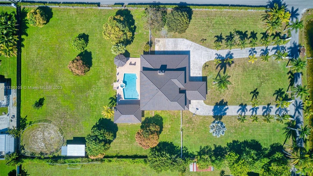 Vendido Recientemente: $1,950,000 (5 camas, 5 baños, 4227 Pies cuadrados)