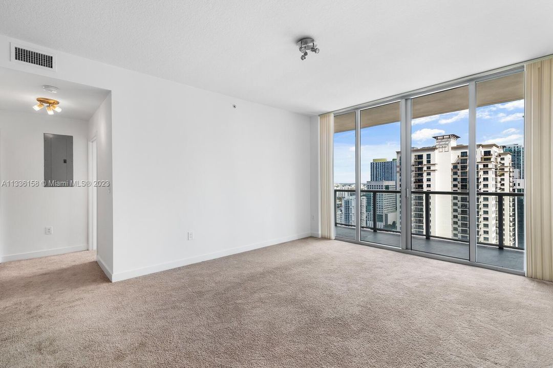 Recently Sold: $575,000 (2 beds, 2 baths, 1108 Square Feet)