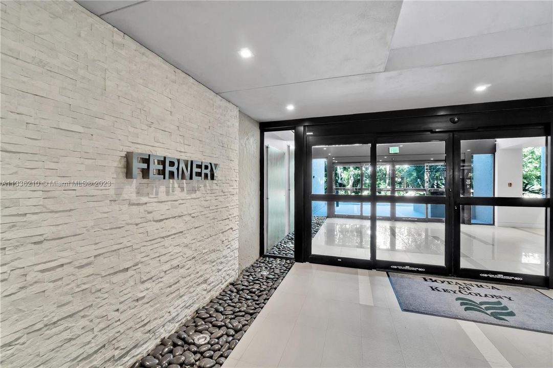 Recently Sold: $970,000 (2 beds, 2 baths, 1600 Square Feet)