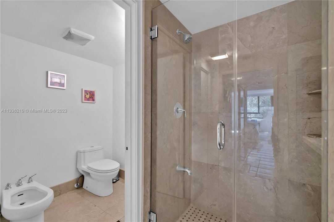 Recently Sold: $970,000 (2 beds, 2 baths, 1600 Square Feet)