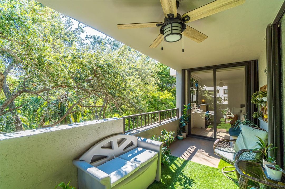 Recently Sold: $970,000 (2 beds, 2 baths, 1600 Square Feet)