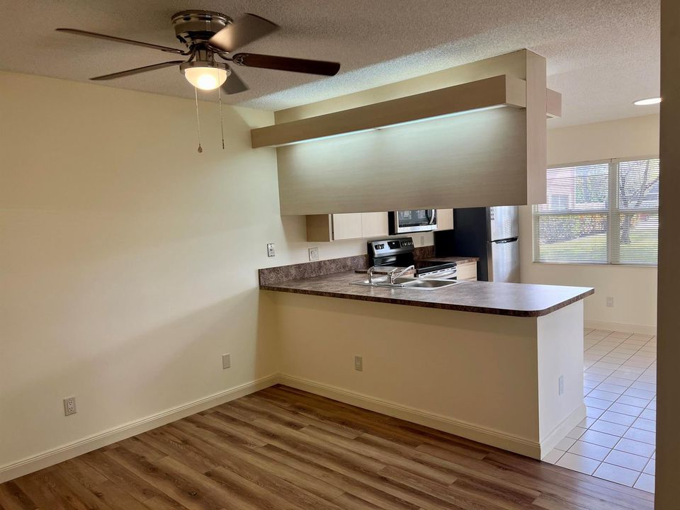 dining/kitchen