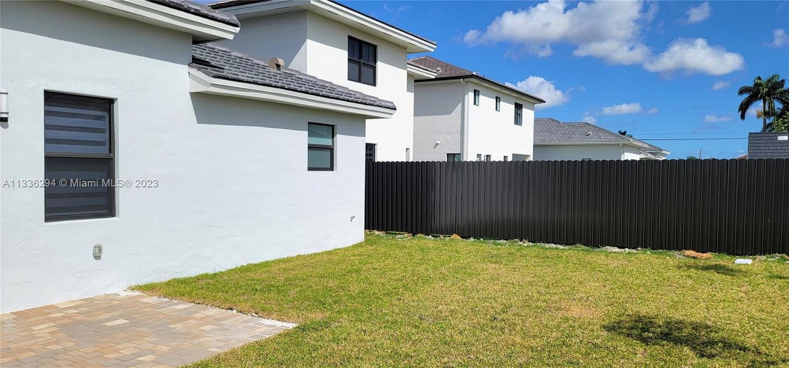 Recently Rented: $4,600 (4 beds, 4 baths, 2696 Square Feet)