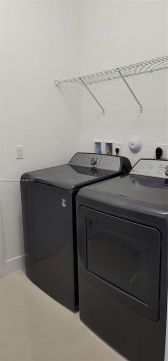 Recently Rented: $4,600 (4 beds, 4 baths, 2696 Square Feet)