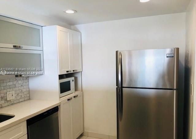 Recently Sold: $279,900 (1 beds, 1 baths, 913 Square Feet)