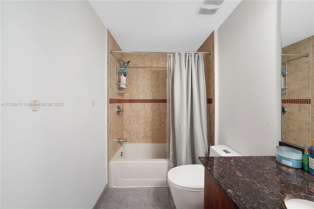 Recently Sold: $458,000 (2 beds, 2 baths, 1183 Square Feet)