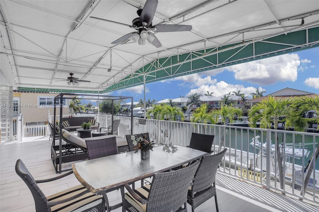 Recently Sold: $1,495,000 (5 beds, 4 baths, 2218 Square Feet)