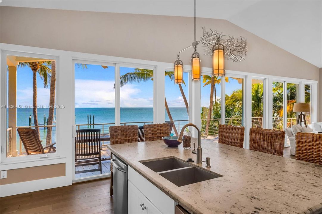 Recently Sold: $4,980,000 (4 beds, 4 baths, 3322 Square Feet)